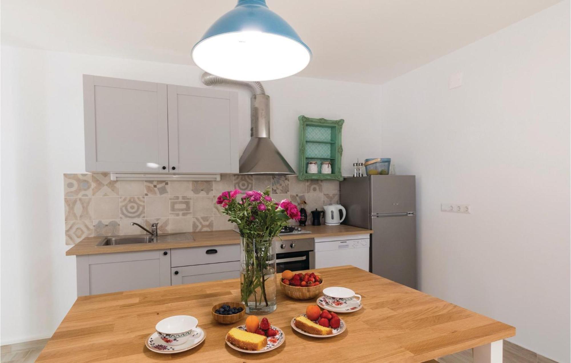 Awesome Apartment In Blace With House Sea View Dış mekan fotoğraf