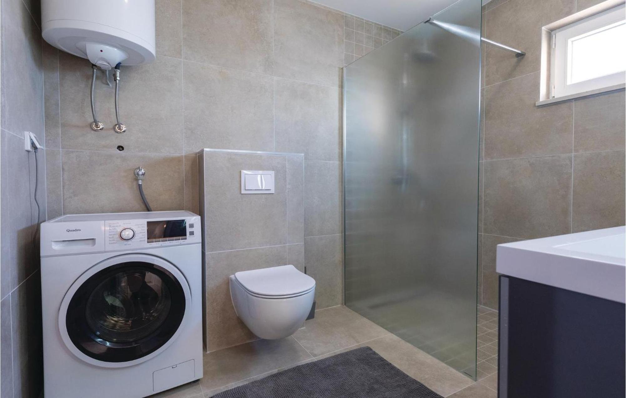 Awesome Apartment In Blace With House Sea View Dış mekan fotoğraf
