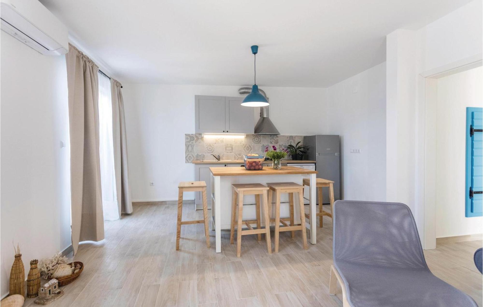 Awesome Apartment In Blace With House Sea View Dış mekan fotoğraf