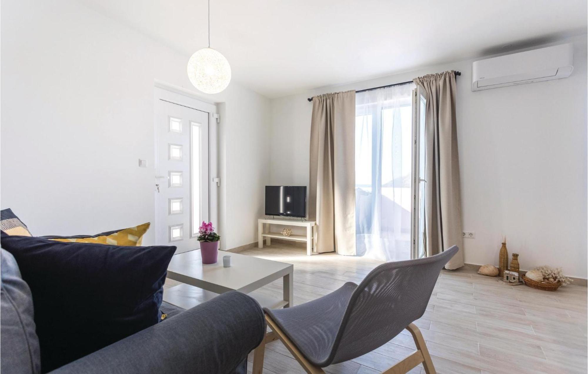 Awesome Apartment In Blace With House Sea View Dış mekan fotoğraf