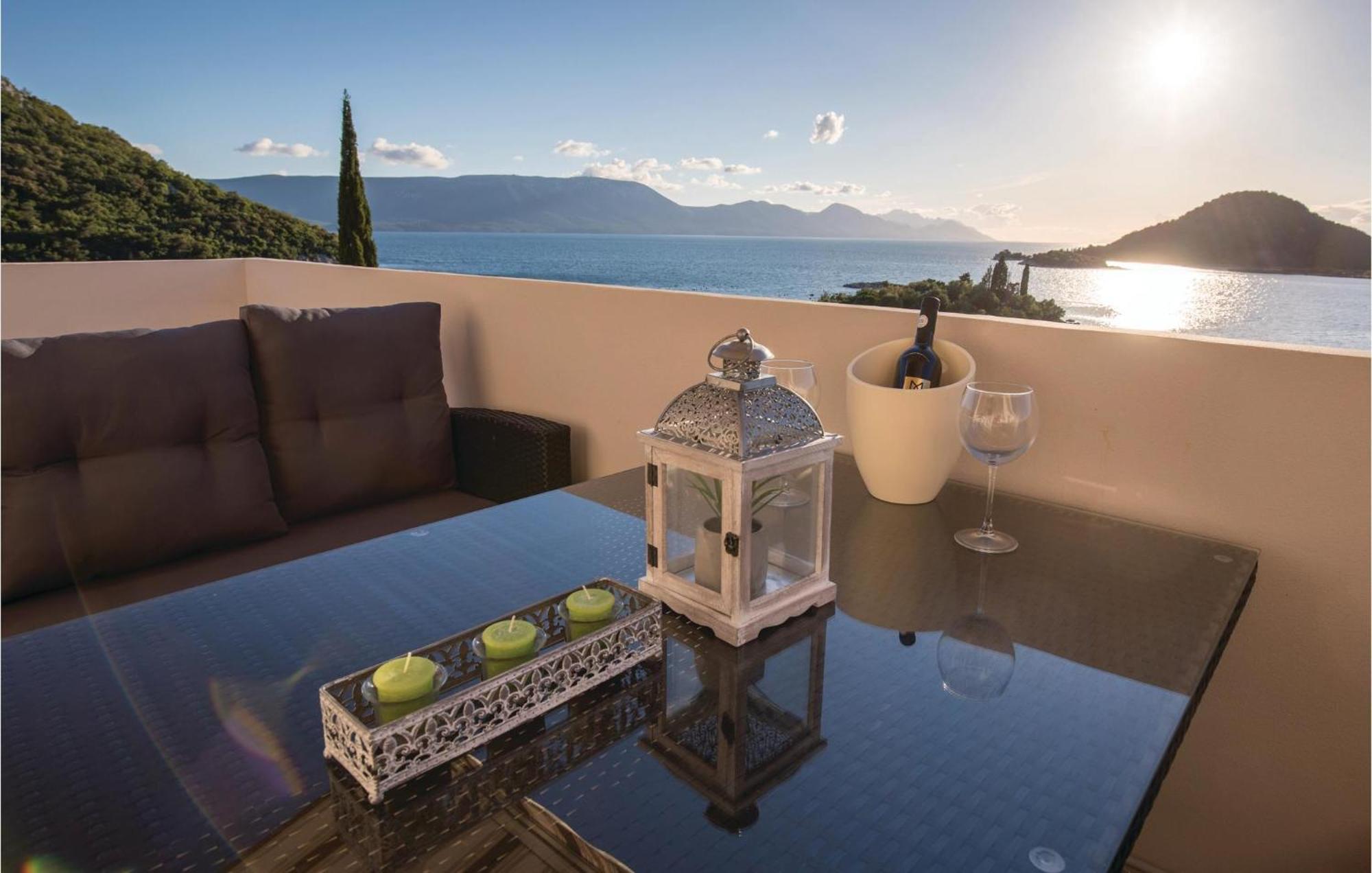 Awesome Apartment In Blace With House Sea View Dış mekan fotoğraf